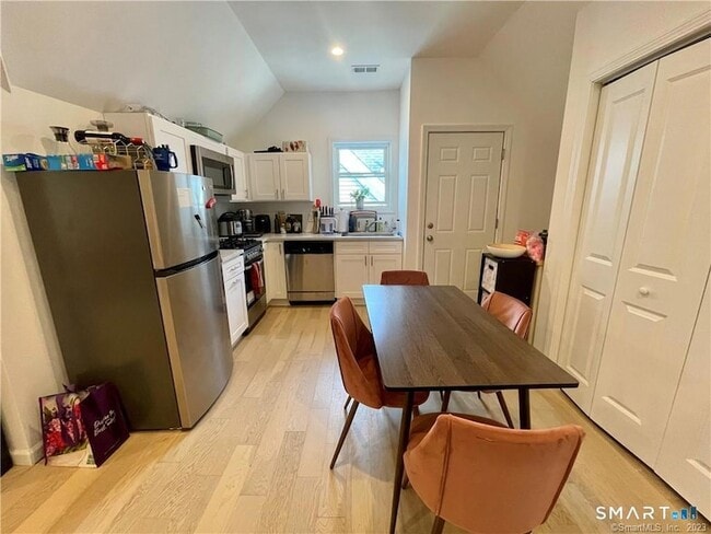 Photo - 84 Lawrence St Unit 3