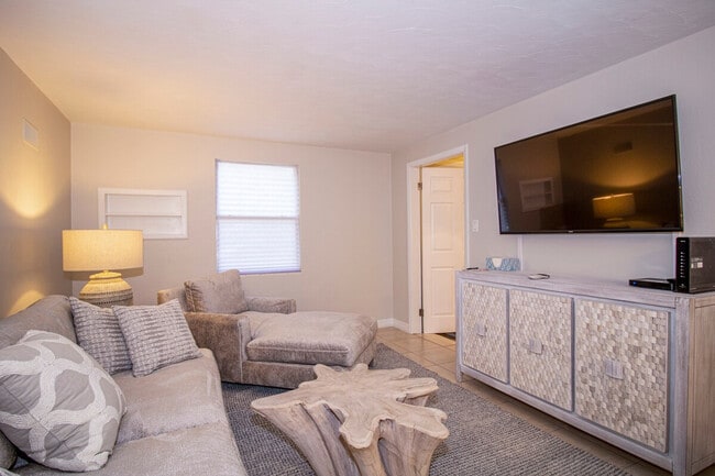 Building Photo - 2405 N Beach Rd Unit SI ID1590873P