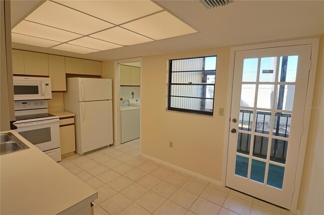 Photo - 2515 Bayshore Gardens Pkwy Unit 9