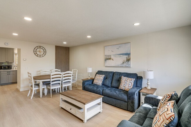 Building Photo - 440 Dela Vina Ave Unit SI ID1630056P
