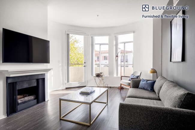 Photo - 435 S Detroit St Unit FL1-ID247