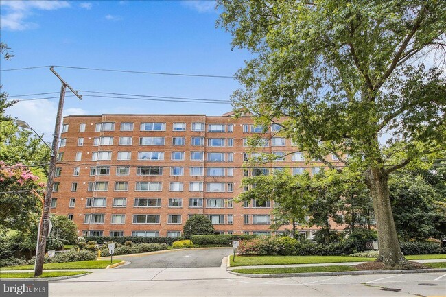Photo - 4200 Cathedral Ave NW Unit 716