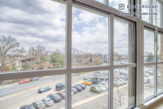 Photo - 925 N Garfield St Unit FL4-ID490