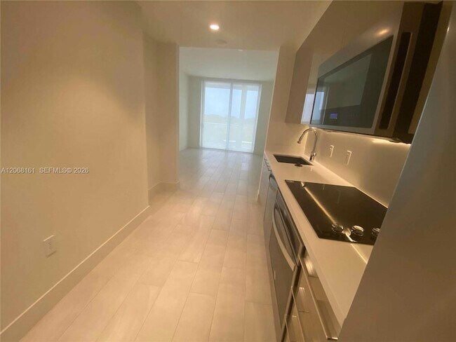 Photo - 2000 Metropica Wy Unit 308