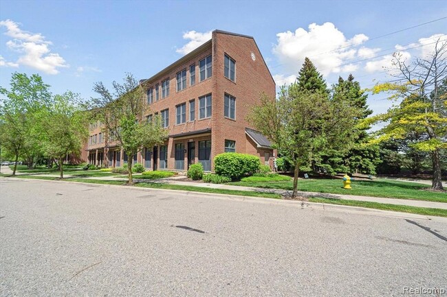 Photo - 537 Lewis St