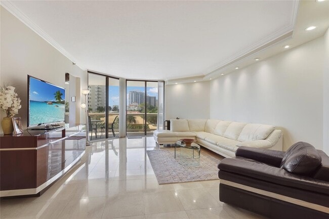 Photo - 20191 E Country Club Dr Unit 510