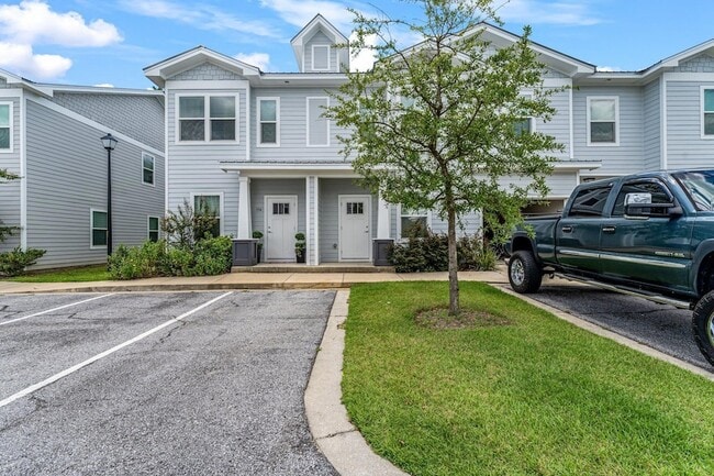 Building Photo - 318 Date Palm Ln