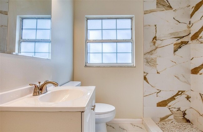 Photo - 6704 Interbay Blvd