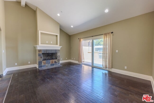 Photo - 1912 Vanderbilt Ln
