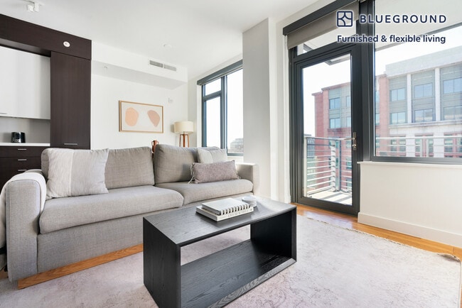 Building Photo - 1212 4th St SE Unit FL7-ID932