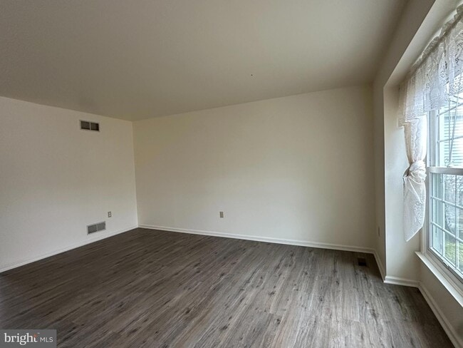 Photo - 25 Green Meadow Ct