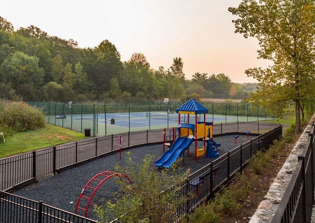 Photo - Mountain View Crossing