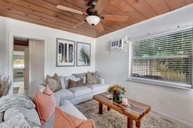 Photo - 329 SE 3rd Ave
