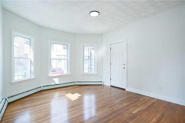 Photo - 135-137 Superior Street Unit 1 Unit 1