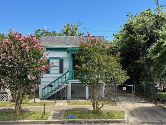 Photo - 3621 Winnie St