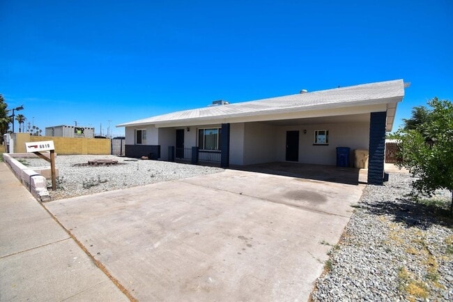 Photo - 6819 N 64th Ave