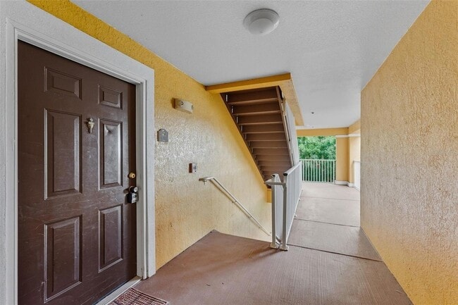 Photo - 5459 Vineland Rd Unit 4208