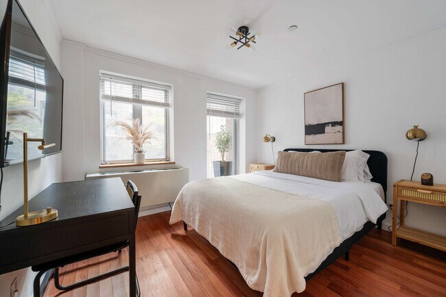 Photo - 209 W 20th St Unit SI ID1013663P