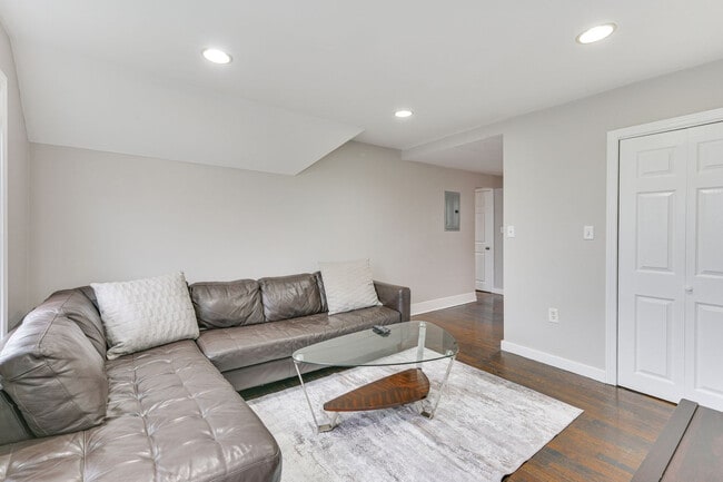 Photo - 467 Ferry St Unit SI ID1546146P