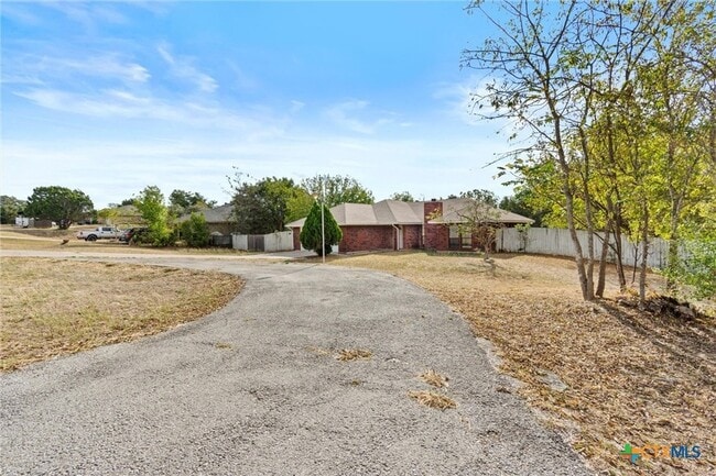 Photo - 180 County Rd 4933