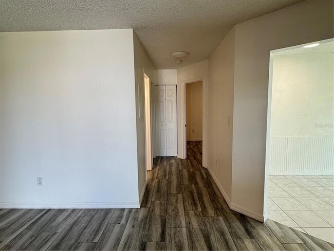 Photo - 215 Fernwood St