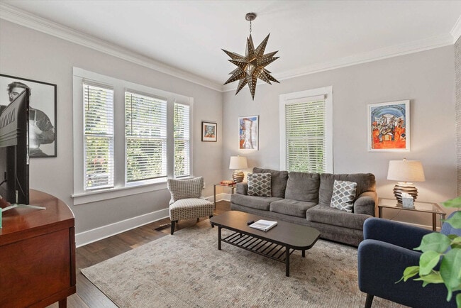 Building Photo - 2080 Court Ave Unit SI ID1608483P