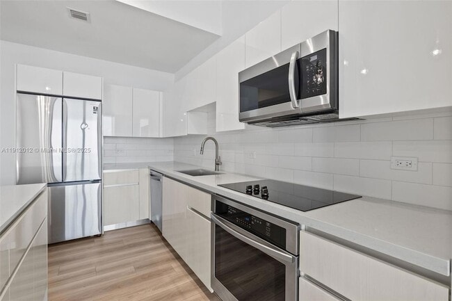 Photo - 101 Diplomat Pkwy Unit 1203