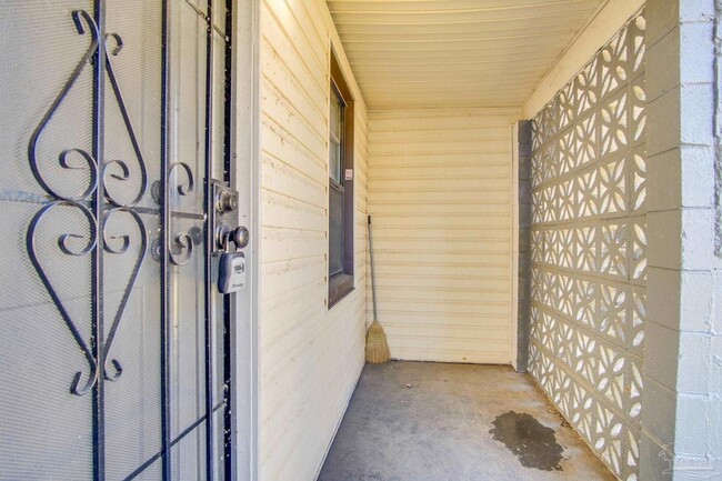 Photo - 3411 W Yonge St