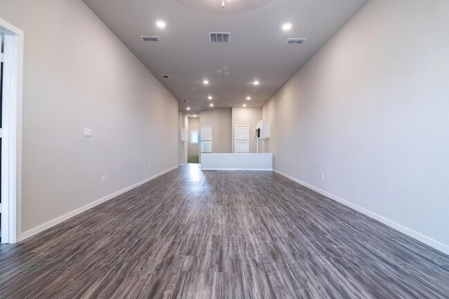 Photo - 2127 N Texas Ave Unit B