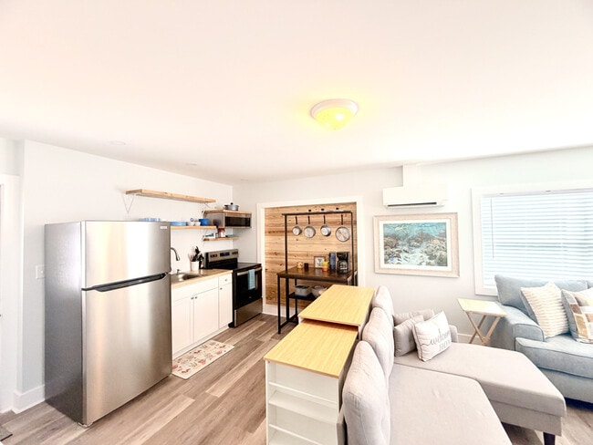 Building Photo - 216 La Paloma Pl Unit SI ID1297497P