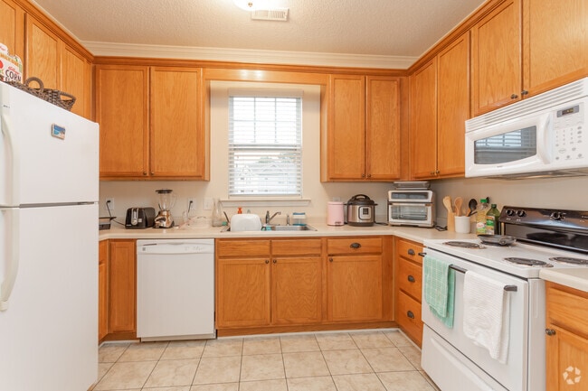 3BR, 2BA - 1426SF - Kitchen - Falls Creek