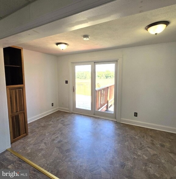 Photo - 8293 Leetown Rd