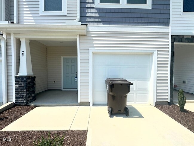 Photo - 23 Bibury Wy