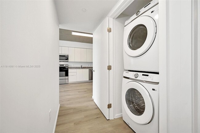 Photo - 475 NE 125th St Unit 505