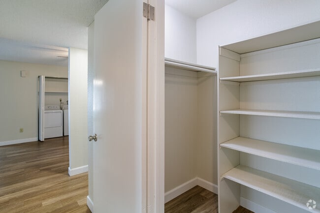 3BR, 2BA - 1,400 SF B - Rollingwood Duplex Homes