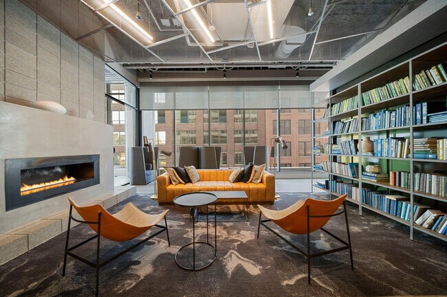 Photo - 347 S Clark St Unit ID1321203P