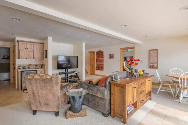 Building Photo - 10455 Rammell Mountain Rd Unit ID1310758P