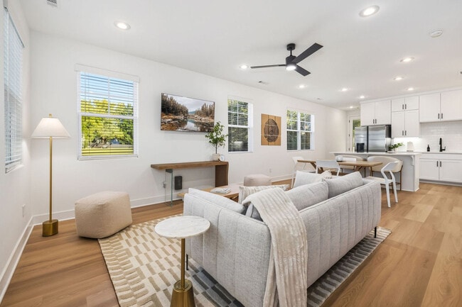 Building Photo - 1324 Van Buren Ave Unit ID1335208P