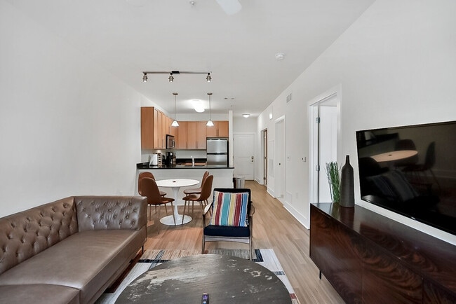 Photo - 238 S West St Unit ID1395500P