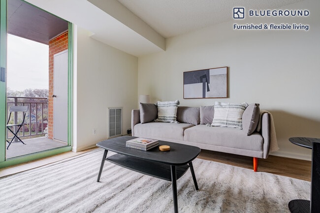 Building Photo - 4650 Washington Blvd Unit FL6-ID1050