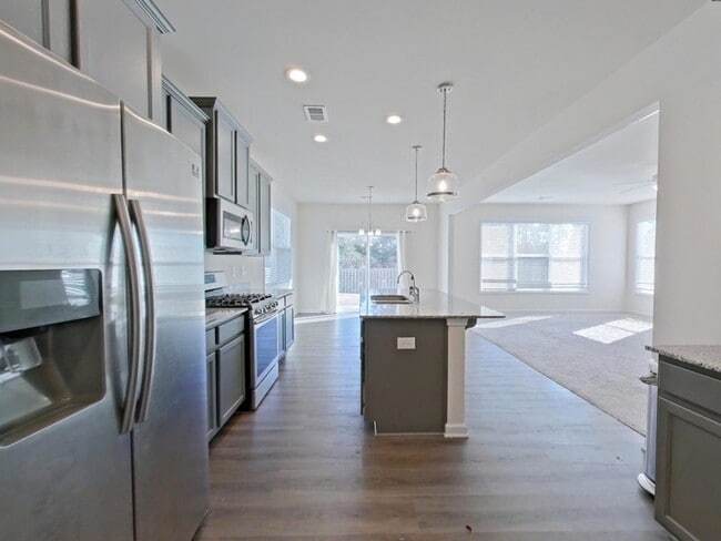 Photo - 518 Count Fleet Ct