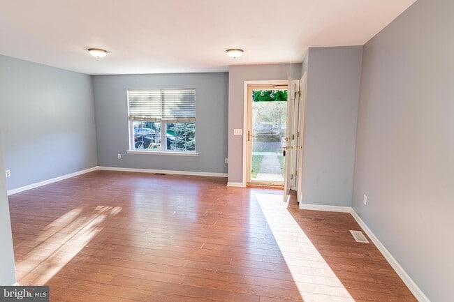 Photo - 131 Sunnyside Ln