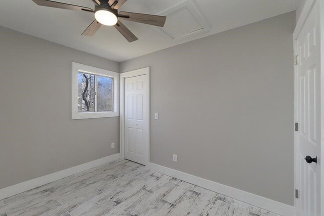 Photo - 140 Sloan St