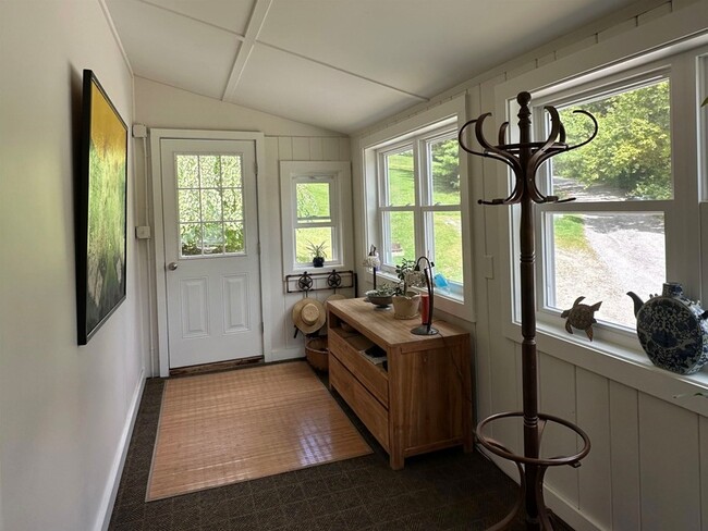 Building Photo - 51 Spruce St