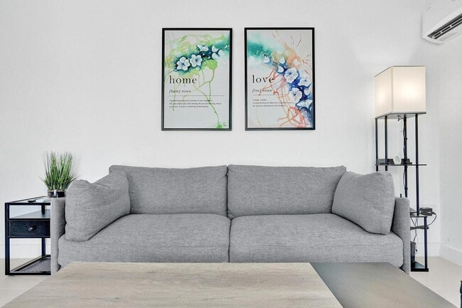 Photo - 208 SE 4th St Unit ID1239422P