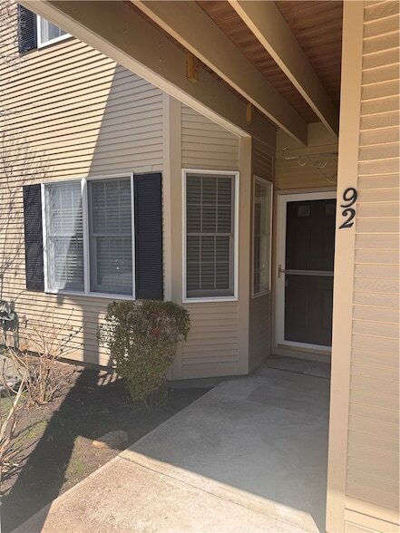 Photo - 92 Trellis Dr