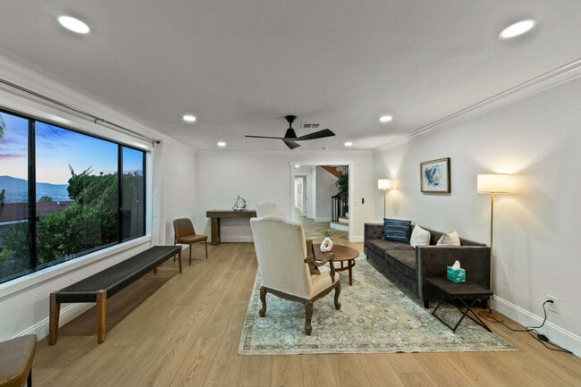 Building Photo - 4367 Summit Dr Unit ID1283912P