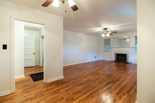 Photo - 710 Glenview Dr