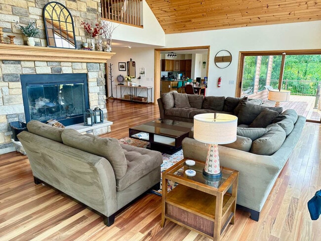 Photo - 222 Grouse Dr Unit ID1369279P