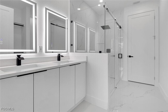 Photo - 928 NE 8th Pl